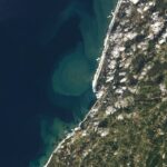 La NASA publica una increíble imagen satelital de las olas de Nazaré de 101 pies