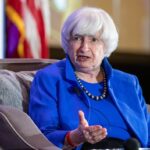 La secretaria del Tesoro, Janet Yellen, dice que los estadounidenses probablemente verán otro año de inflación 'muy incómodamente alta'