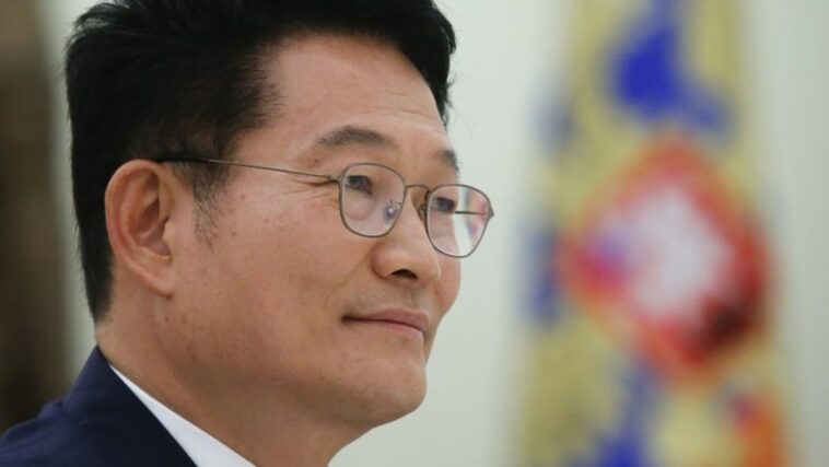 Líder del partido gobernante de Corea del Sur atacado antes de las elecciones presidenciales