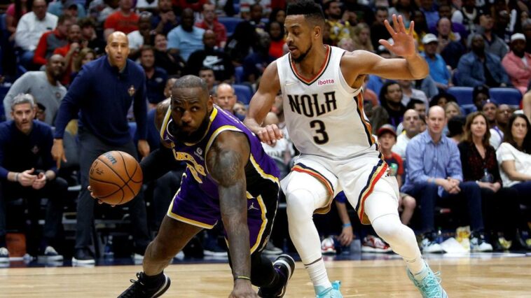 Los Lakers desperdician una ventaja de 23 puntos sobre los Pelicans a pesar de los 39 puntos de LeBron James, caen al décimo lugar en la Conferencia Oeste