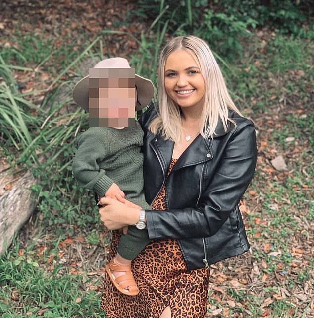 Mackenzie Anderson, de 21 años, fue encontrada muerta en su apartamento en Mayfield, Newcastle, NSW el viernes.