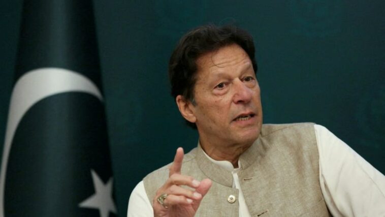Moción de censura presentada en el parlamento de Pakistán en un intento por destituir al primer ministro Khan