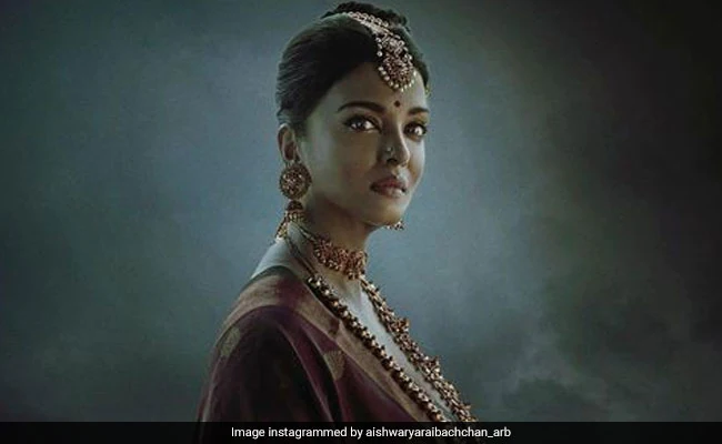 Ponniyin Selvan: Aishwarya Rai Bachchan Shares First Look And Twitter Is Smitten