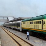 Presuntos bandidos atacan tren de pasajeros en Nigeria