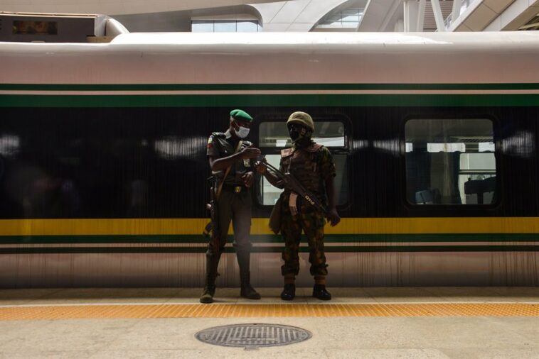 Siete muertos y otros secuestrados en ataque a tren en Nigeria