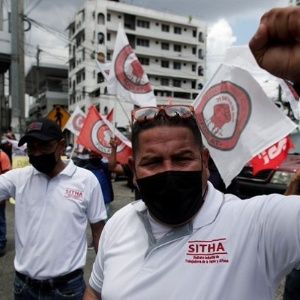 Sindicatos panameños protestan contra alza de combustibles y alimentos