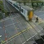 Ver: Aterrador momento en que un hombre casi es atropellado por un tren en el norte de Londres