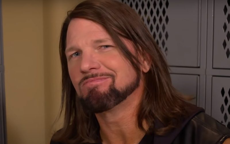 WWE se apresuró a extender el contrato de AJ Styles
