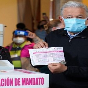 Referéndum en México para decidir la permanencia de AMLO en el cargo
