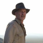 A los 79 años, Harrison Ford sigue siendo una bestia en el set de Indiana Jones 5, mientras Mads Mikkelsen detalla el entrenamiento loco después del rodaje nocturno