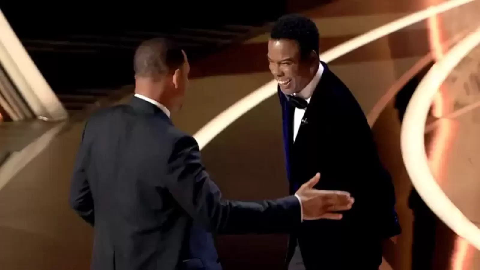 Chris Rock revela por qué no habla del incidente de la bofetada de Will Smith en los Oscar: 