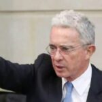 Colombianos exigen juicio contra expresidente Uribe