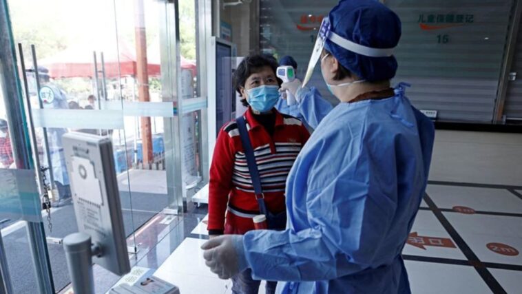 El enfoque de Shanghái cambia a la vacunación de los ancianos a medida que disminuyen los nuevos casos