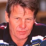 Envejecimiento al revés: la apariencia actual del gran jugador de la AFL de 76 años desmiente su edad, y Sam parece cada vez más joven.  Fotografiado en Melbourne en 1997