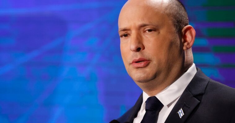 El primer ministro de Israel, Bennett, pierde la mayoría después de que el parlamentario abandona la coalición