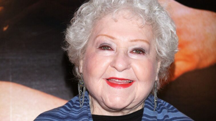 Estelle Harris, la persistente Sra. Costanza en 'Seinfeld', muere a los 93 años