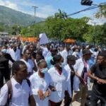 Estudiantes de medicina haitianos protestan por muerte de colega