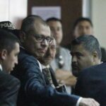 Exvicepresidente de Ecuador sale de prisión