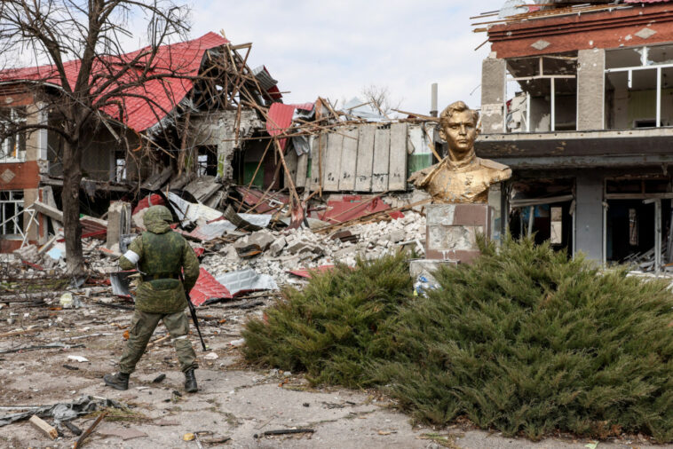 Las fuerzas ucranianas se preparan para el asalto ruso en Donbass