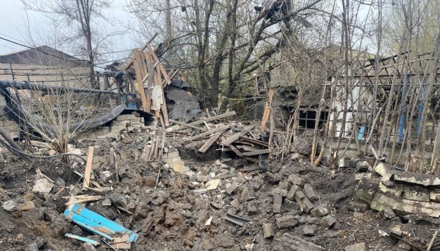Las tropas rusas matan a dos, hieren a cuatro residentes de la región de Donetsk en las últimas 24 horas