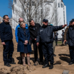 Legisladores estadounidenses visitan Kiev y suburbios de capital liberada