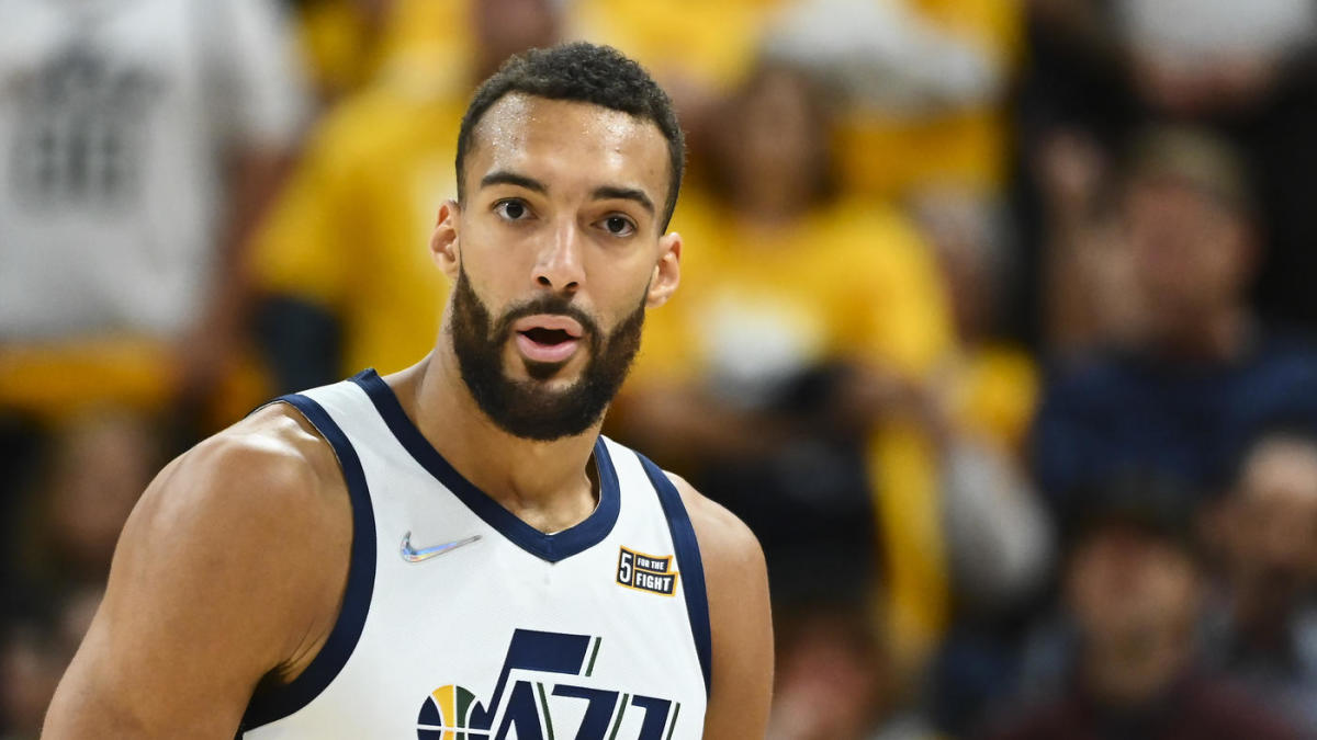 MIRA: Jazz C Rudy Gobert es picado por abeja antes del juego de playoffs contra Mavericks, tiene hinchazón en el ojo derecho
