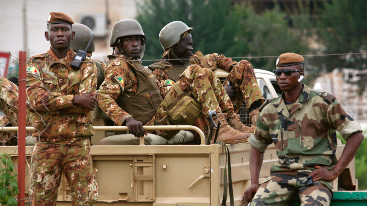 Malí dice que más de 200 combatientes murieron en operación militar