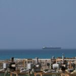 NOC de Libia dice que la producción se detuvo en los principales puertos y campos
