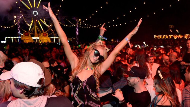 Neon Carnival se dirige al metaverso con Paris Hilton