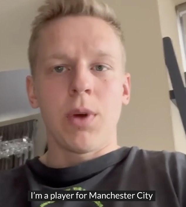 El futbolista del Manchester City, Oleksandr Zinchenko, insta a la gente a seguir hablando