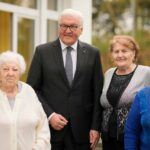 Presidente de Alemania Steinmeier se reúne con sobrevivientes del Holocausto ucranianos