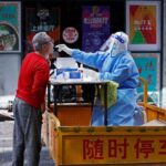 Shanghái informa 12 nuevas muertes por COVID-19 a medida que aumenta la frustración