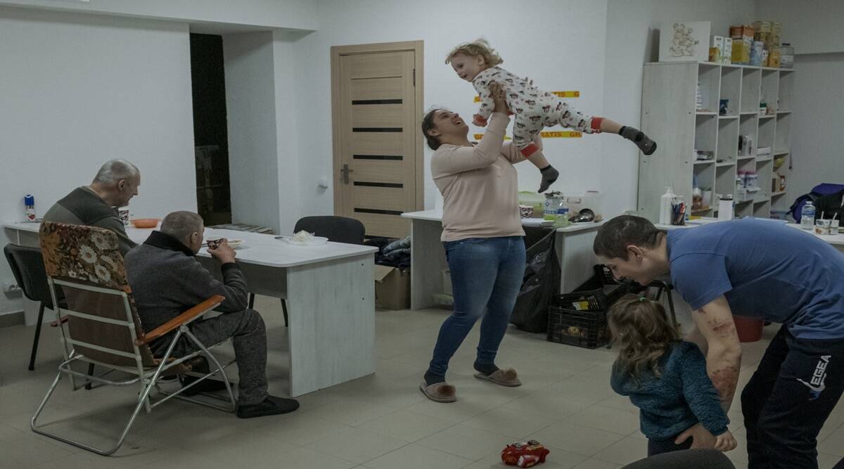 Una ciudad ucraniana afectada se vacía, y los que quedan temen lo que sigue
