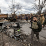 Zelensky pide una respuesta occidental más dura a los "crímenes de guerra" rusos