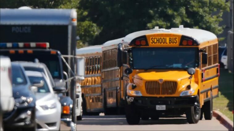 14 estudiantes y 1 maestro muertos tras tiroteo en escuela primaria de Texas |  La crónica de Michigan