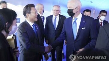 Biden puede hablar por teléfono con el expresidente Moon mientras esté en Corea del Sur