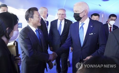 Biden puede hablar por teléfono con el expresidente Moon mientras esté en Corea del Sur