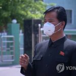 (AMPLIACIÓN) Los nuevos casos sospechosos de COVID-19 en Corea del Norte vuelven a superar los 100.000