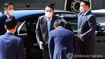 (AMPLIACIÓN) Yoon ofrece ayuda implacable por el COVID-19 a Corea del Norte