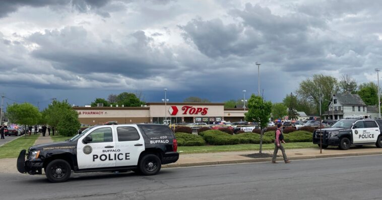 Al menos 10 muertos en tiroteo en supermercado de EEUU: Informes