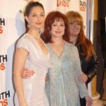 Ashley Judd revela la causa de la muerte de su madre Naomi Judd