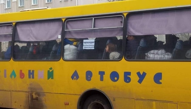 Autobús de evacuación cae bajo fuego enemigo en la región de Lugansk