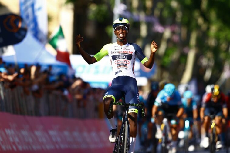 Biniam Girmay hace historia con victoria en la décima etapa del Giro de Italia
