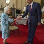 La Reina se reunió con el Emir de Qatar en el Castillo de Windsor solo un día después de asistir al Chelsea Flower Show en su último compromiso público desde que los problemas de movilidad la obligaron a perderse la Apertura Estatal del Parlamento.