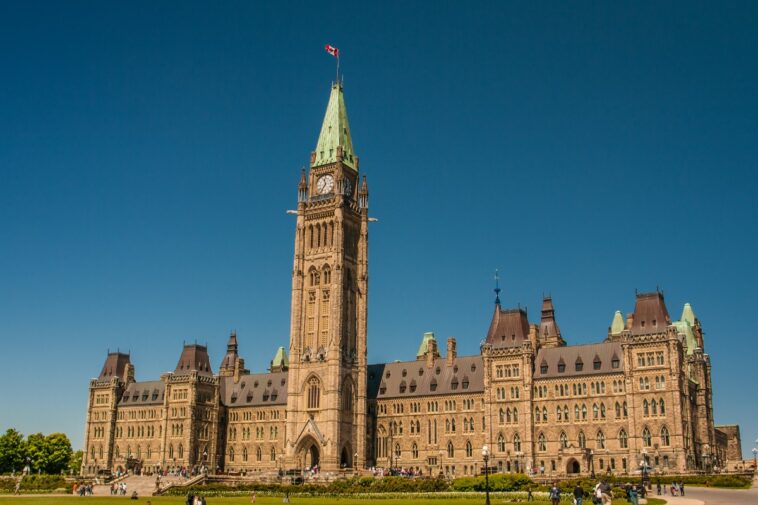 Canadá planea importantes cambios en la Entrada Rápida