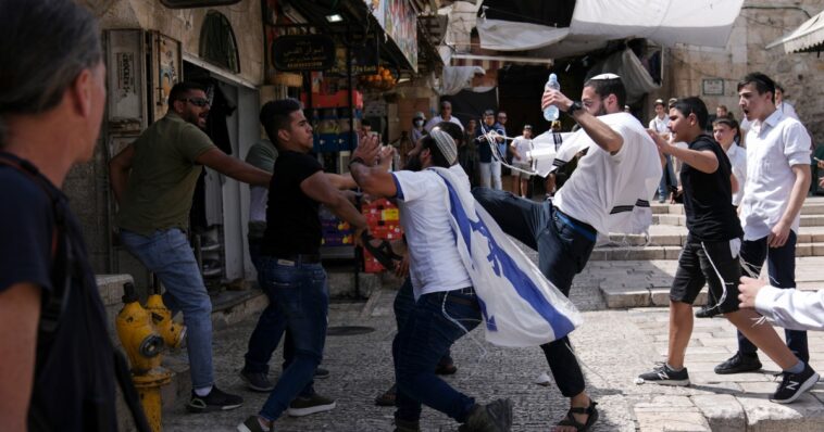 Caos mientras los israelíes de extrema derecha marchan en Jerusalén Este ocupada