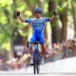 Carapaz lidera el Giro y Simon Yates gana la etapa 14