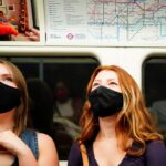 Casi 4.000 londinenses multados por negarse a llevar mascarilla en los servicios de TfL
