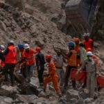 Cifra de muertos por derrumbe de túnel en Cachemira sube a 10