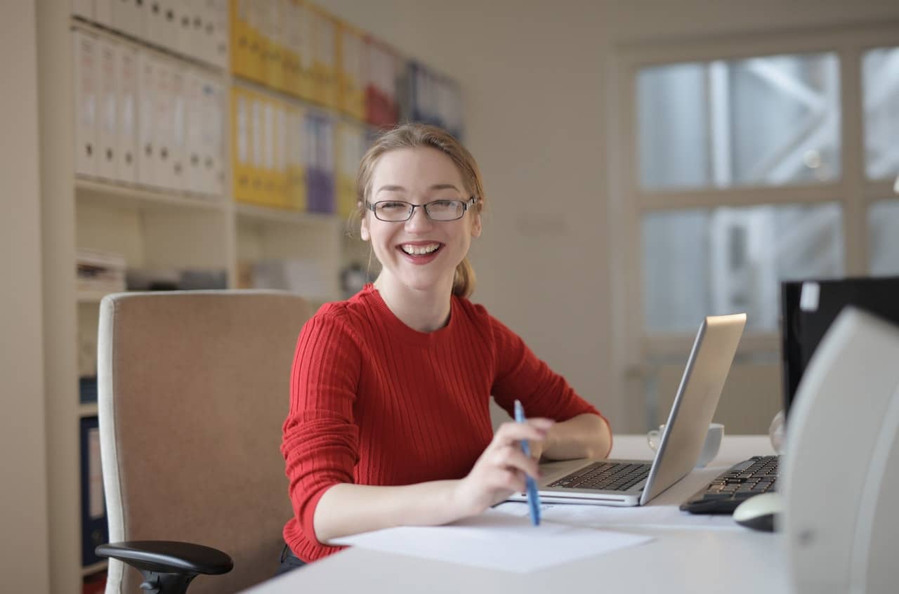 Cómo obtener un permiso de estudio canadiense
